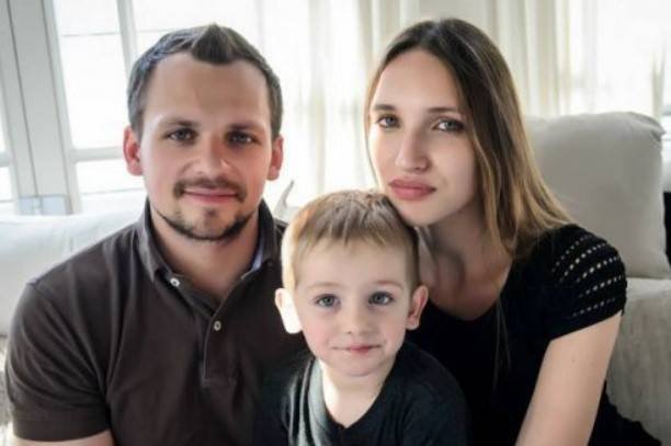 "Не сломалась": мать Алексея Янина высказалась о его жене