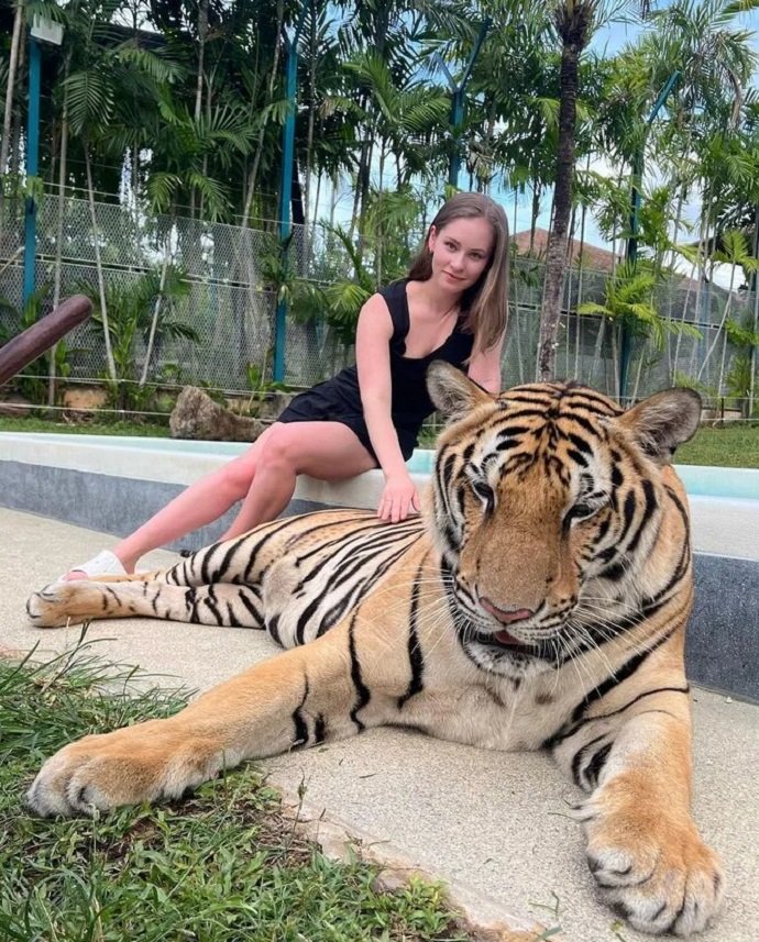 Юлия Липницкая отметила свой день рождения и опубликовала фото с тигром 