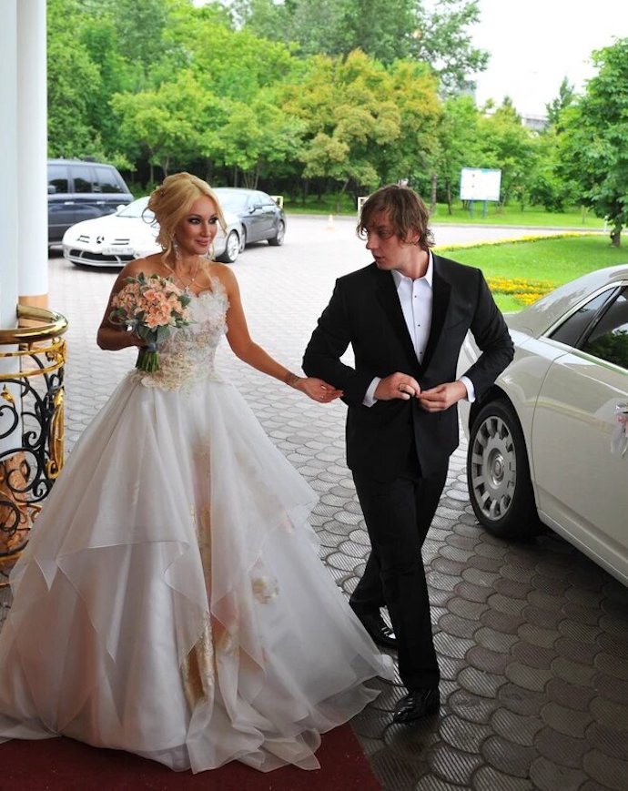 Лера Кудрявцева трогательно обратилась к мужу Игорю Макарову в день 10-й годовщины свадьбы 