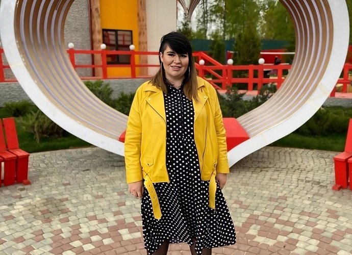 Бывшая участница телепроекта «Дом-2» Саша Черно поделилась переживаниями из-за своего веса