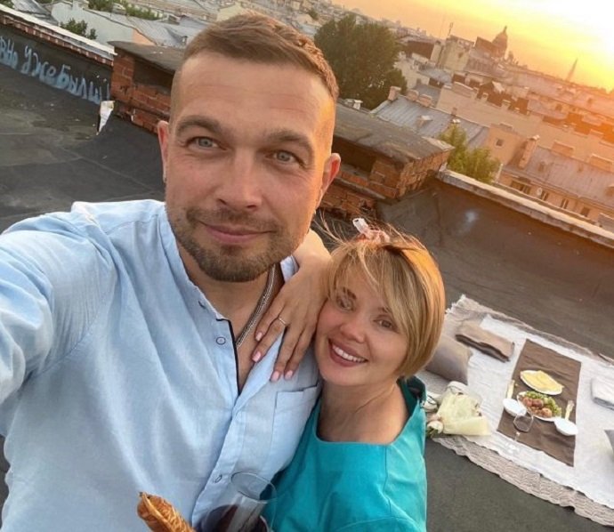 36-летняя звезда сериала «Кухня» Ольга Кузьмина объявила о помолвке