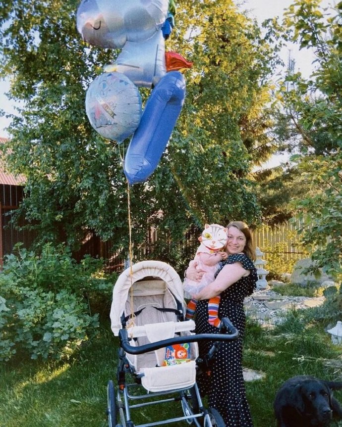 31-летняя дочь Розы Сябитовой поделилась фотографиями своего ребенка 