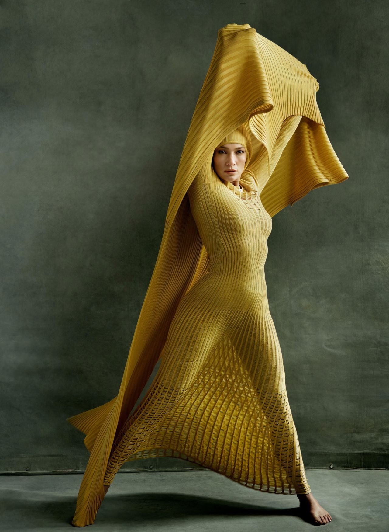 Дженнифер Лопес снялась в стильной фотосессии для Vogue Mexico