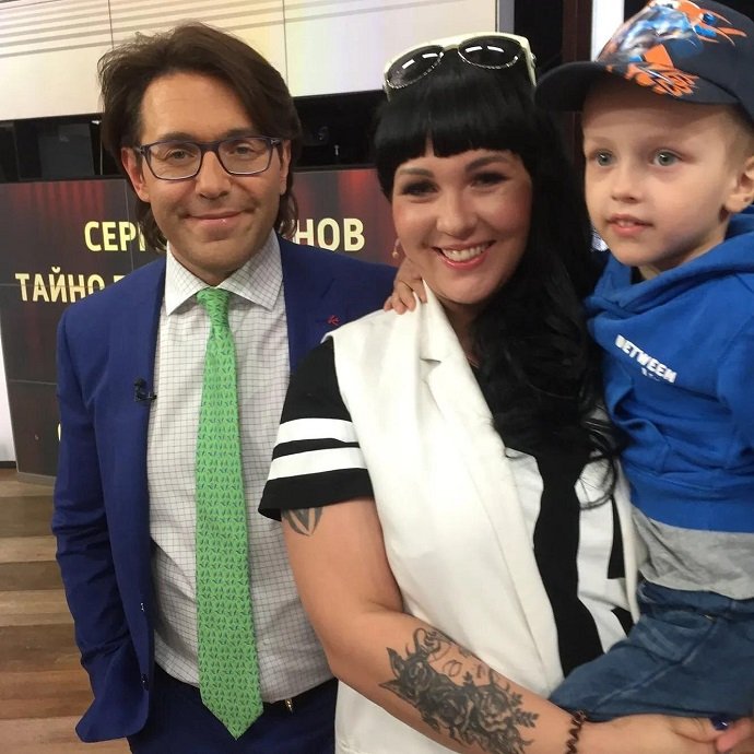 36-летняя внучка Олега Стриженова родила шестого ребенка без мужа