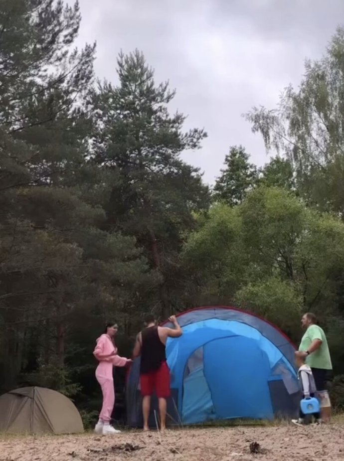 Оксана Самойлова показала, как они Джиганом и детьми провели выходные в лесу