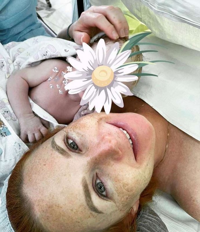 38-летняя Лена Катина опубликовала первое фото своего новорожденного сына