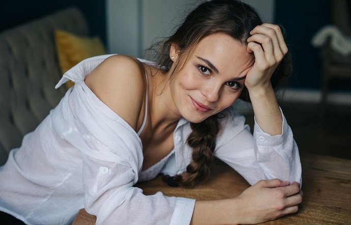 27-летняя актриса Ангелина Стречина переживает из-за предстоящей свадьбы 