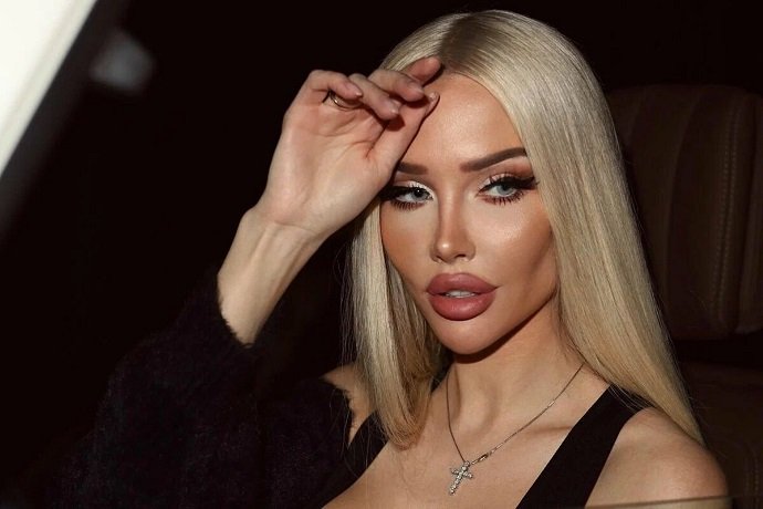 «Мисс Москва 2023» Ангелина Бреженская рассказала, как ей сожгли волосы в салоне красоты 