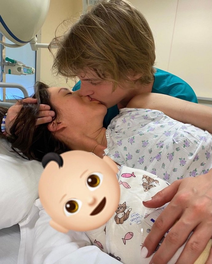 31-летняя жена Ивана Янковского Диана Пожарская поделилась редким фото их общего ребенка 