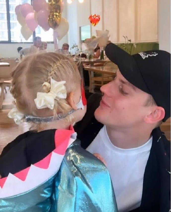 Павел Табаков впервые за долгое время встретился с единственной дочкой в ее день рождения 