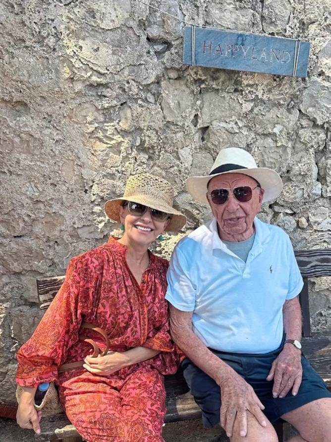 Мать Даши Жуковой встречается с 92-летним миллиардером Рупертом Мердоком