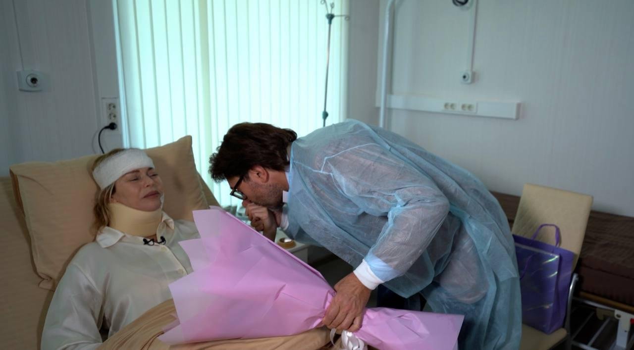 Андрей Малахов поделился снимками Лады Дэнс из больницы
