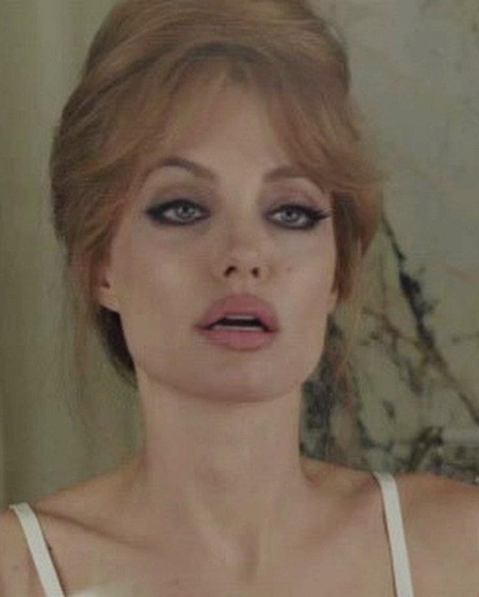 Ляйсан Утяшева повторила образ Анджелины Джоли из фильма «Лазурный берег»