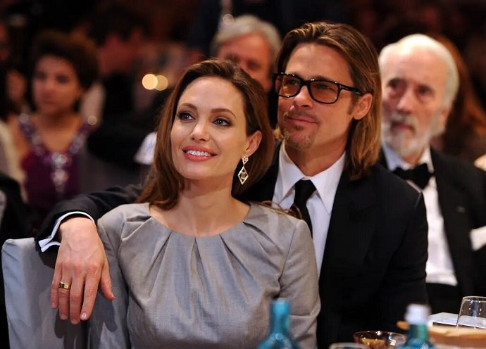 Дочь Брэда Питта и Анджелины Джоли сняли папарацци после смены имиджа 