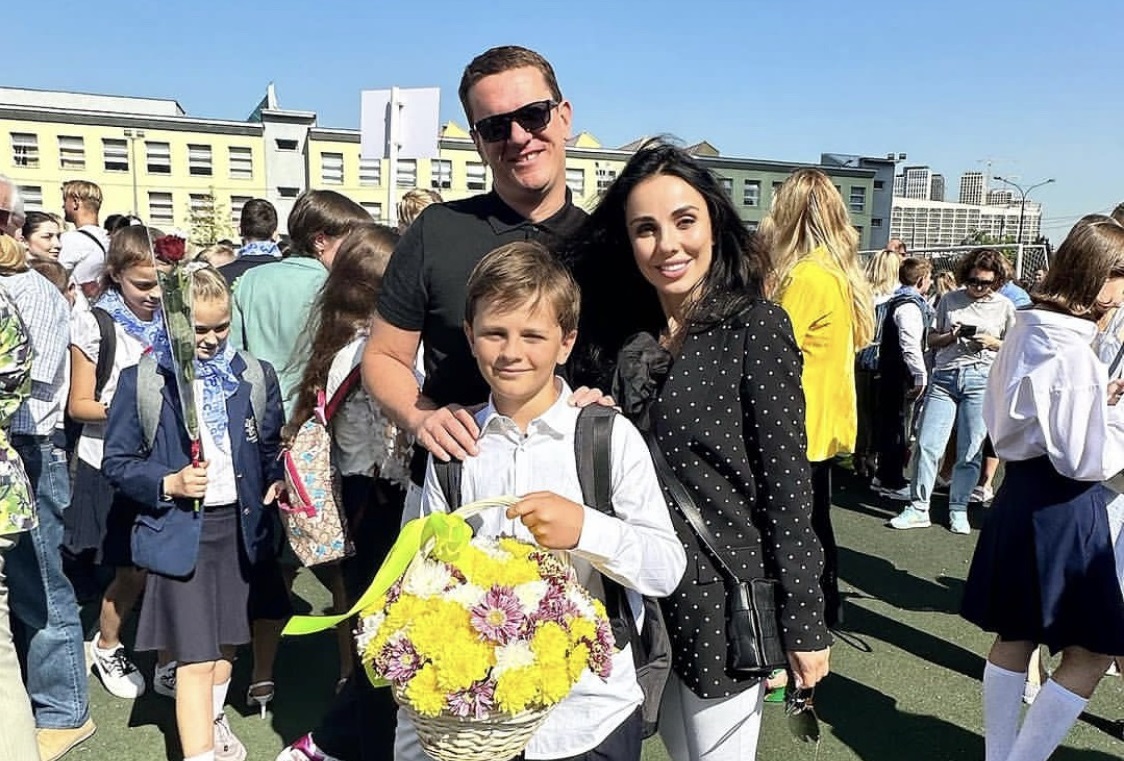 Филипп Киркоров, Ксения Бородина, Юлия Хадарцева и другие звёзды отправились на учёбу 1 сентября вместе со своими детьми