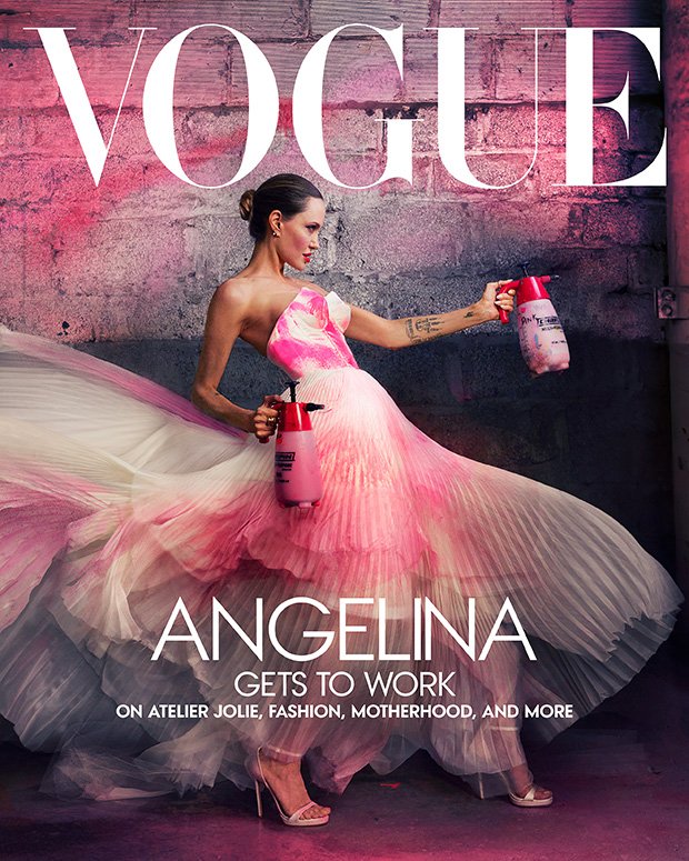 Анджелина Джоли появилась на обложке Vogue в редком розовом образе