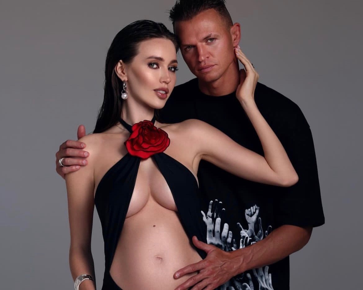 Анастасия Костенко опровергла слухи о том, что была беременна во врем пластической операции
