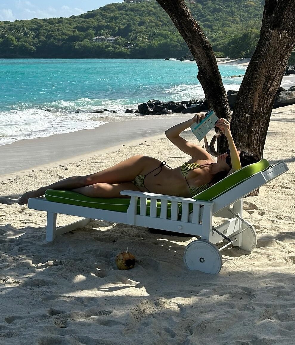 Кендалл Дженнер поделись пляжными фоточками с отдыха