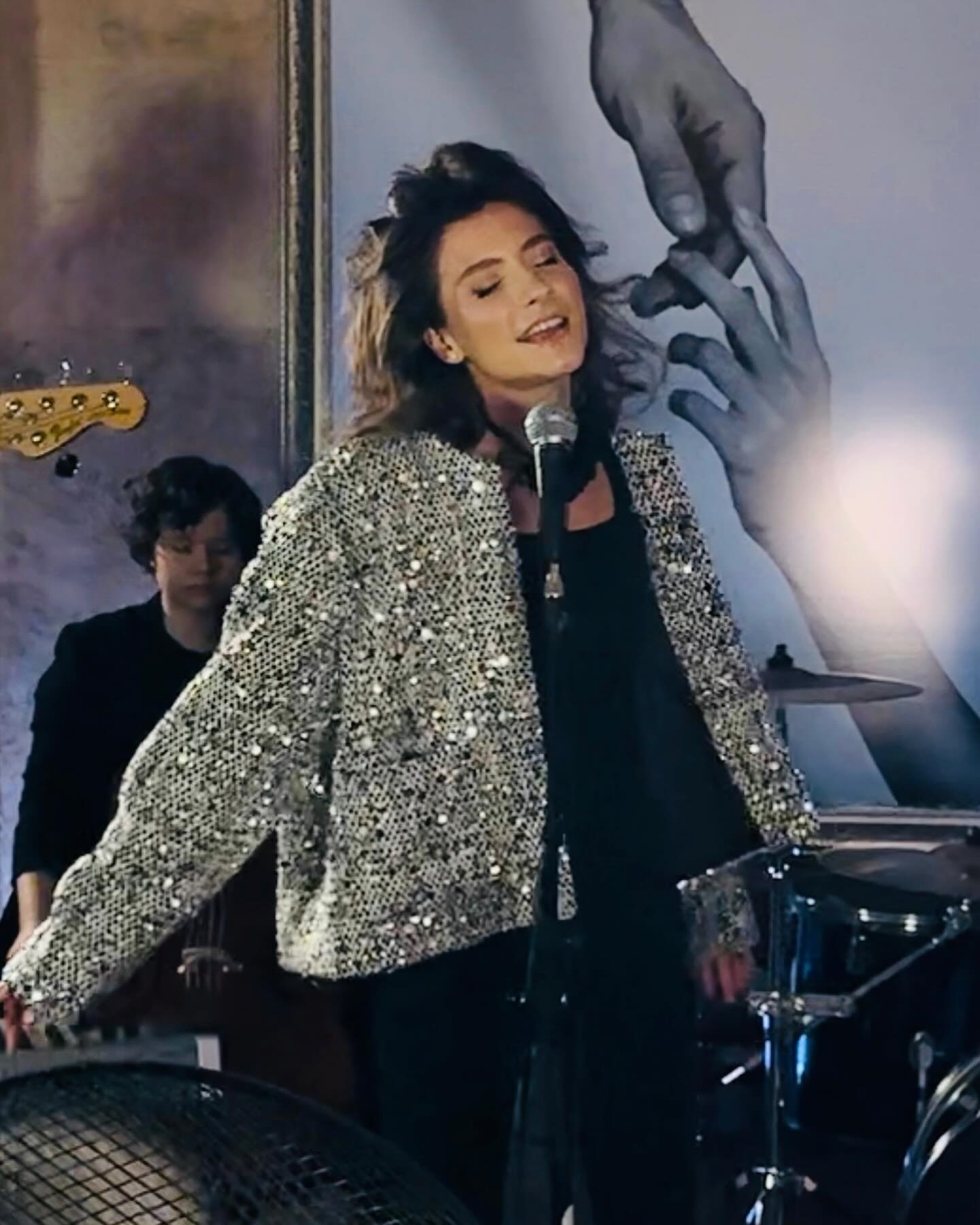 «Она настолько «моя» - просто невероятно»: Юлия Колерт выпустила первый трек Нового года