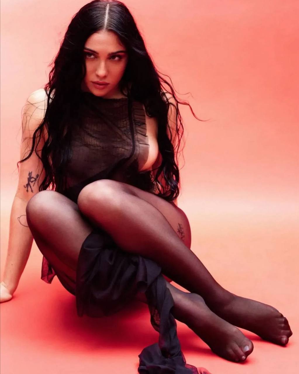 «Скромная» фотосессия Лурдес Леон украсила страницы Rouge Fashionbook