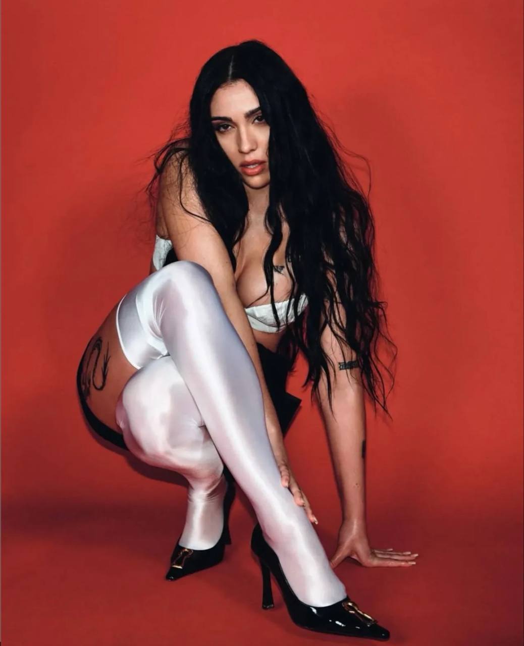 «Скромная» фотосессия Лурдес Леон украсила страницы Rouge Fashionbook
