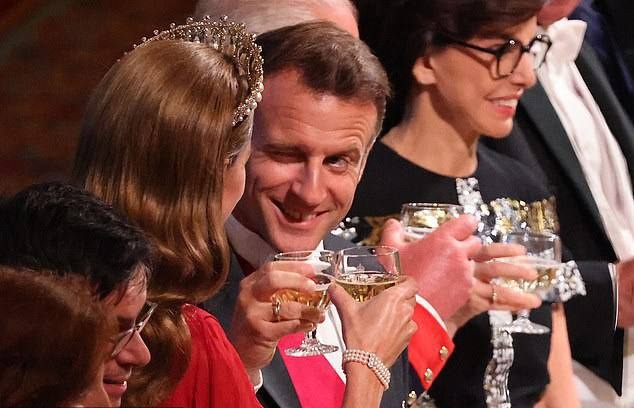 Французский флирт и королевские сплетни: Макрон в Лондоне Французский флирт и королевские сплетни: Макрон в Лондоне