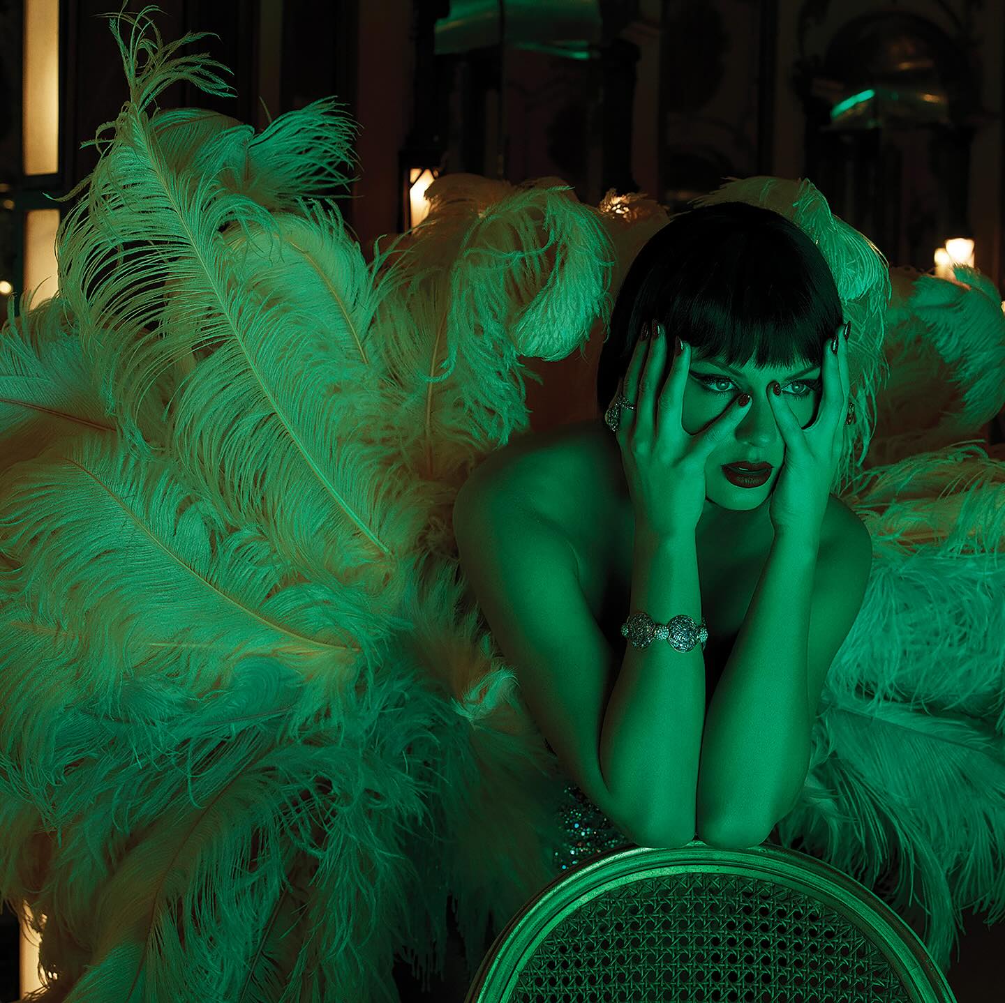 Есть только одна Шоугёл, и это Кайли: Тэйлор Свифт неожиданно нарвалась на критику