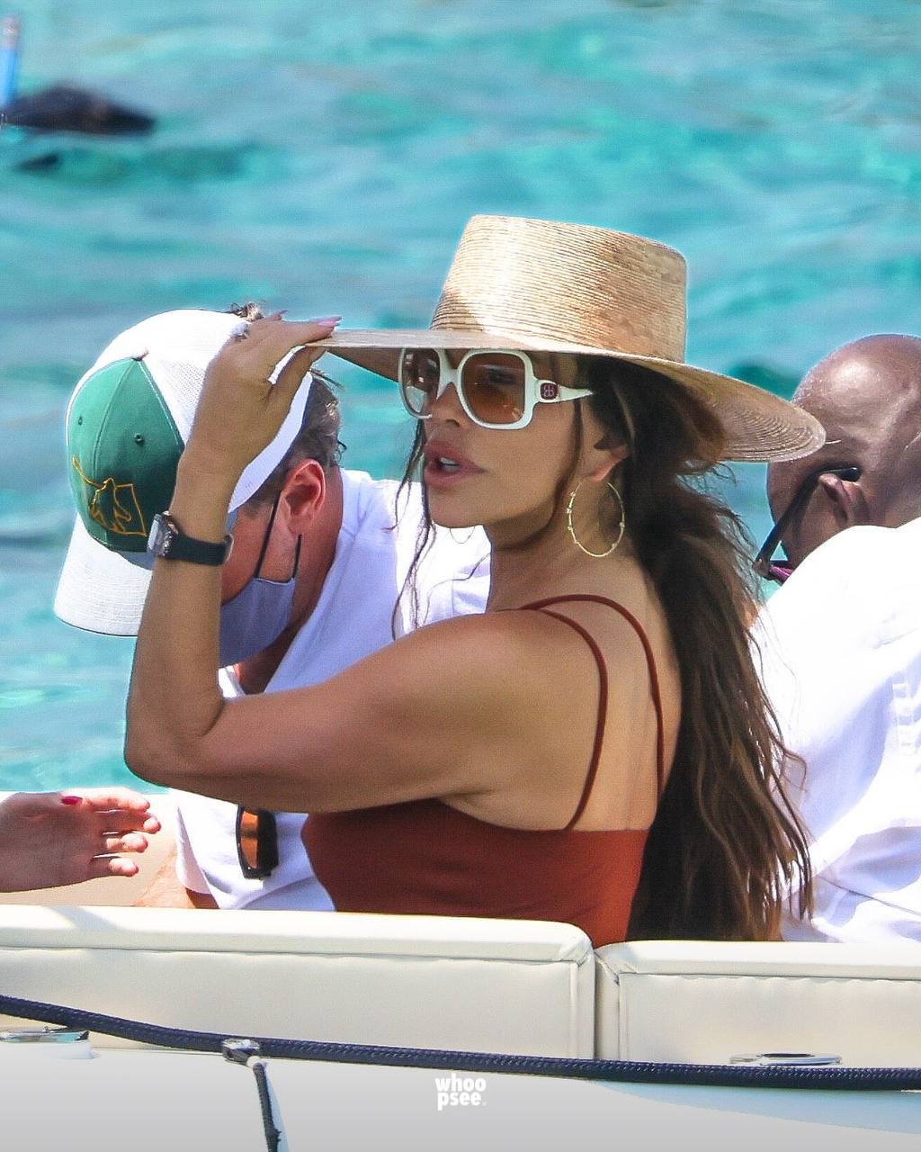 Сидни Суини или Лорен Санчес: кто станет новой девушкой Бонда