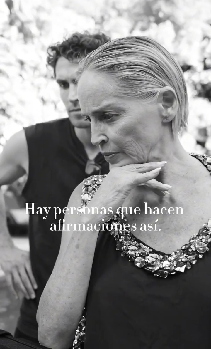 На фотосессии для Harper’s Bazaar Шэрон Стоун решила не скрывать, как выглядит её лицо