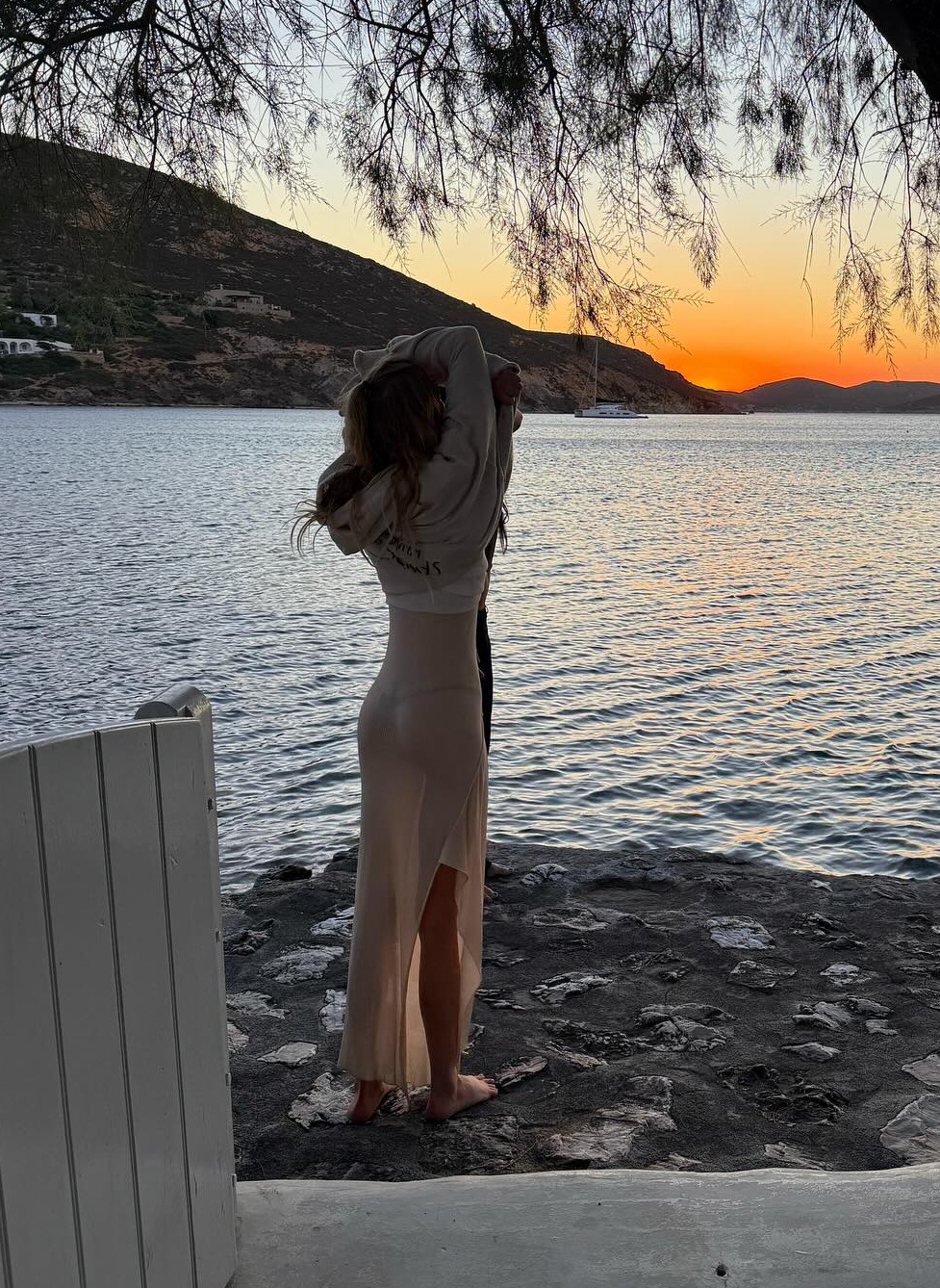 Откровенные фотосессии и купание голышом: в жизни Стеллы Максвелл происходит санаса