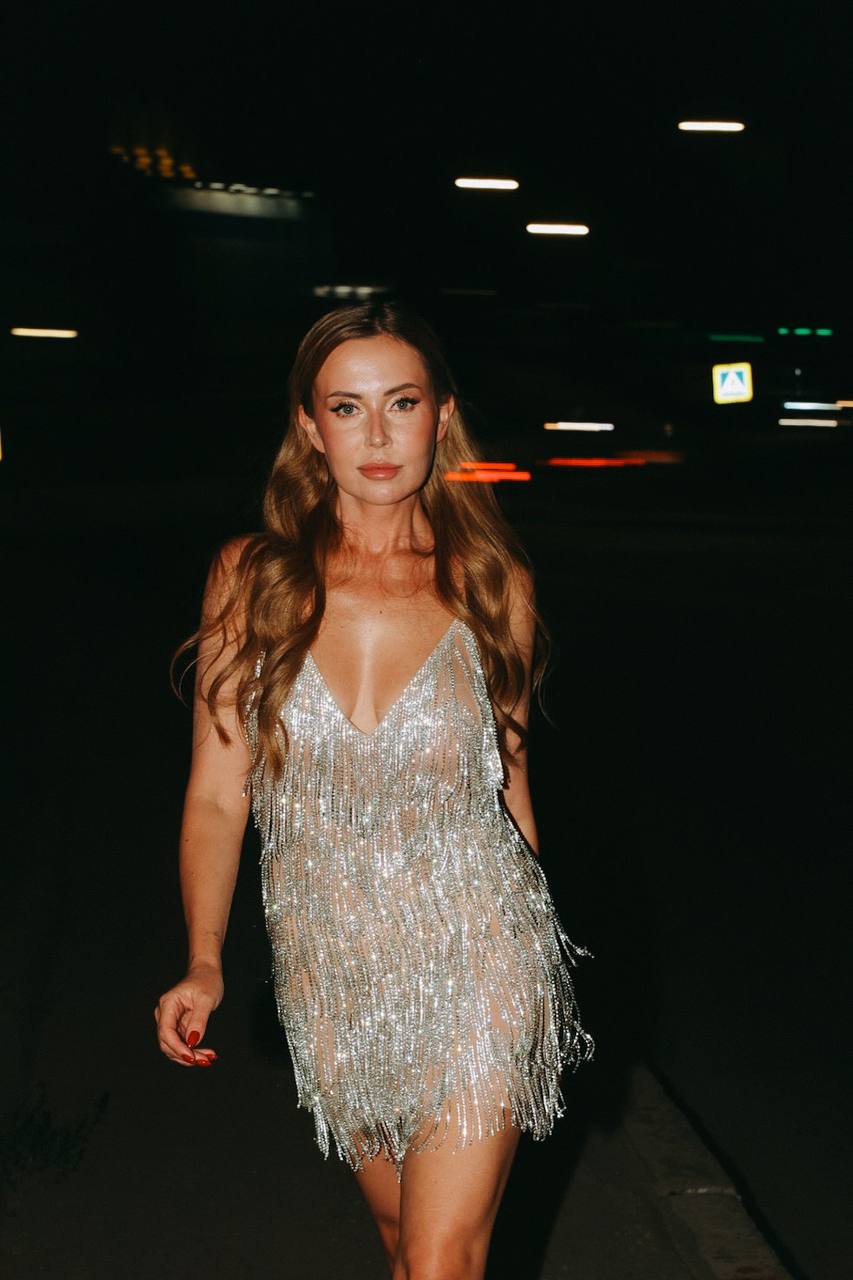 «У меня не было ни связей, ни билетов, только 17 подготовленных образов»: Светлана Астахова рассказала о Миланской неделе моды