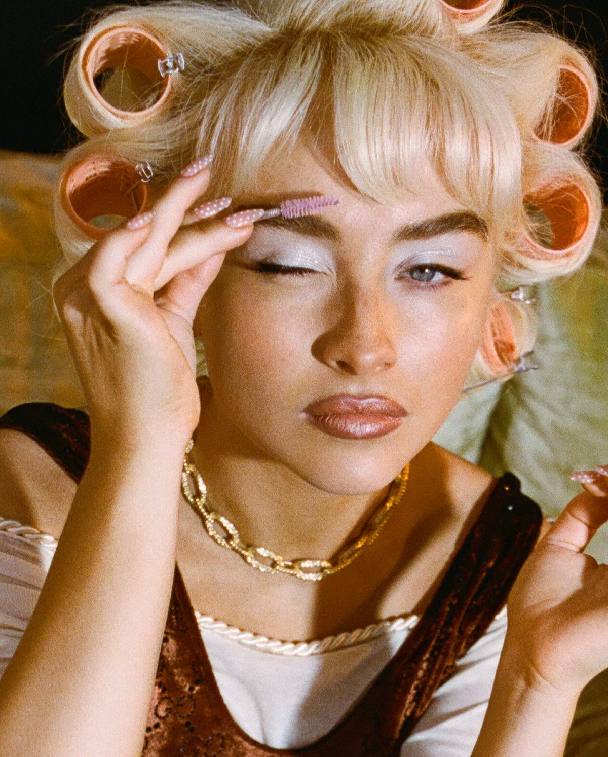 Сабрина Карпентер: Для тех, кто предпочитает доминировать, так и тех, кто склонен к подчинению