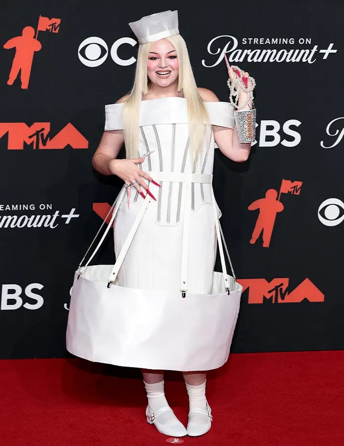 Сабрина Карпентер, Пэрис Хилтон, Доджа Кэт и другие звезды на церемонии вручения премии MTV Video Music Awards 2025