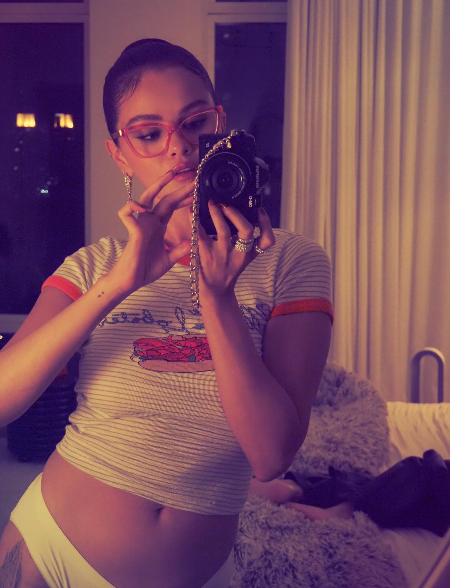 Накануне свадьбы постройневшая Селена Гомес появилась на страницах глянца