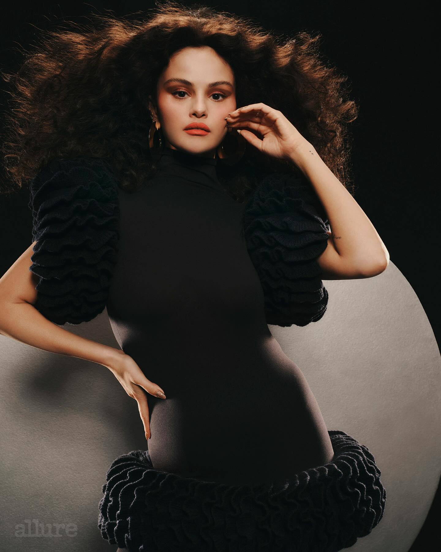 Накануне свадьбы постройневшая Селена Гомес появилась на страницах глянца