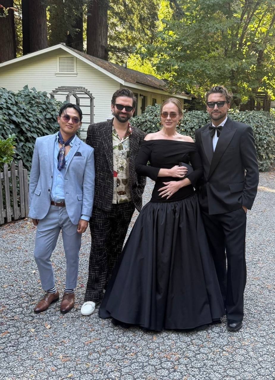 Адель продолжает вызывать восторг своей фигурой Адель продолжает вызывать восторг своей фигурой