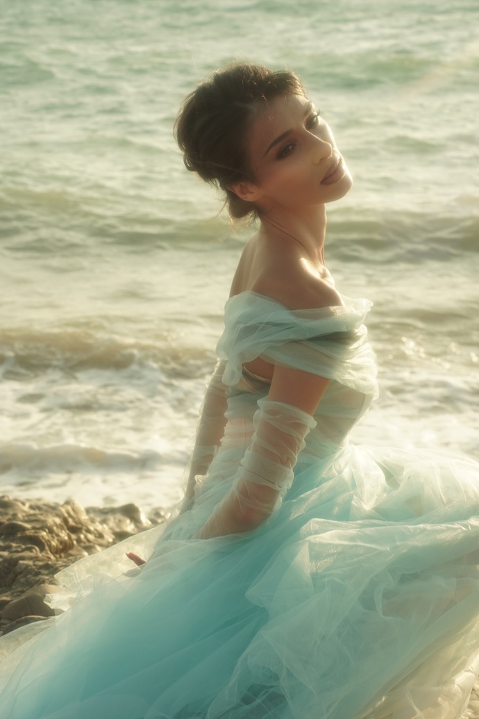 Виктория Лабия представила в «ШОУАБХАЗИИ» лирическую композицию «Невесомо» Виктория Лабия представила в «ШОУАБХАЗИИ» лирическую композицию «Невесомо»