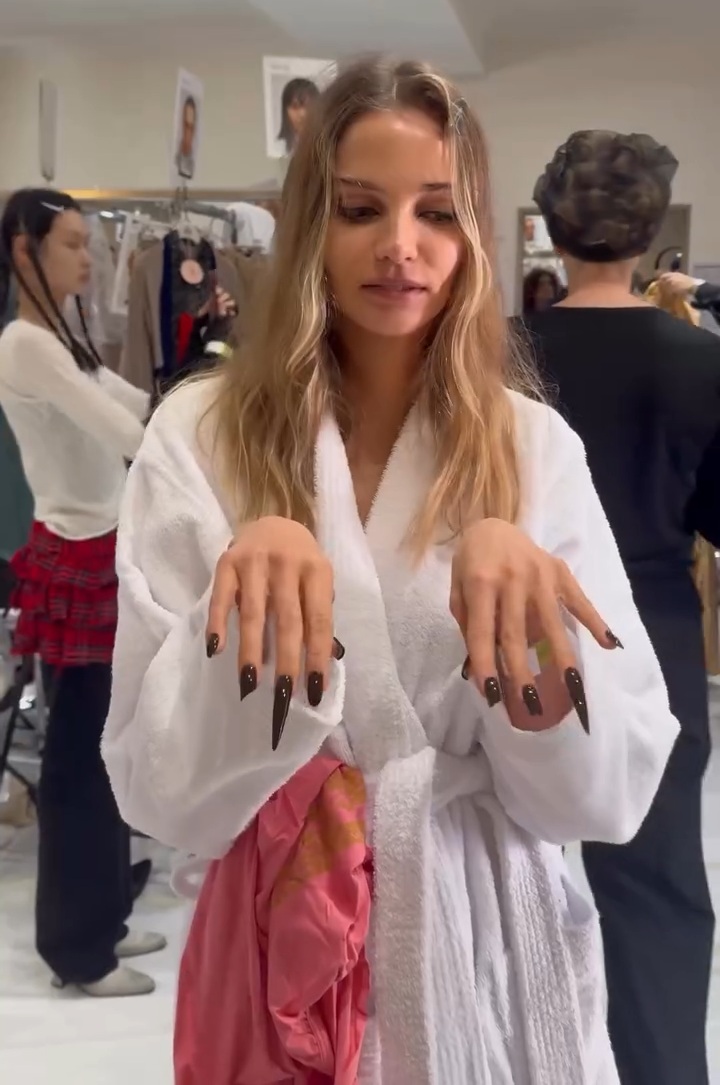 Хайди Клум и Алеся Кафельникова приняли участие в показе Vivienne Westwood на Неделе моды в Париже