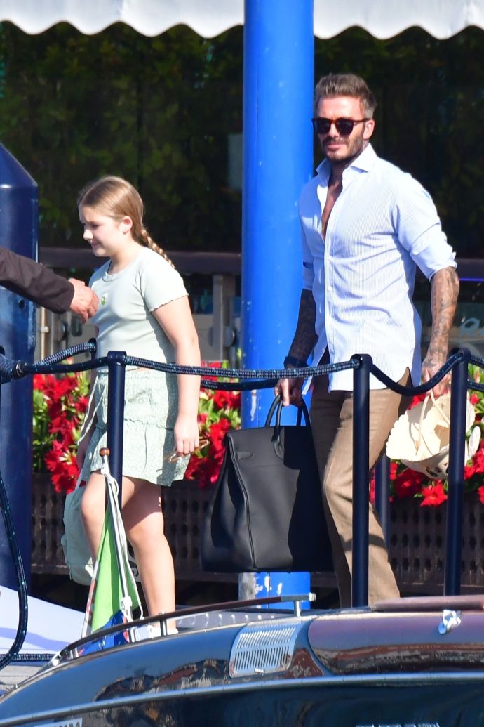 Как за три года изменилась дочь Дэвида и Виктории Бекхэм Харпер Севен: почувствуйте разницу