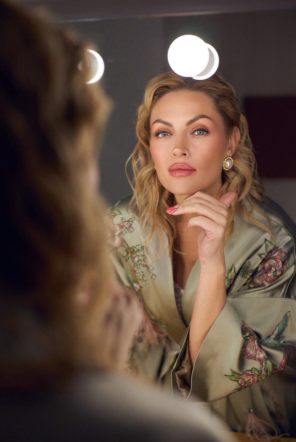 Многодетная мама Евгения Ланскова стала победительницей международного конкурса «Миссис Вселенная».