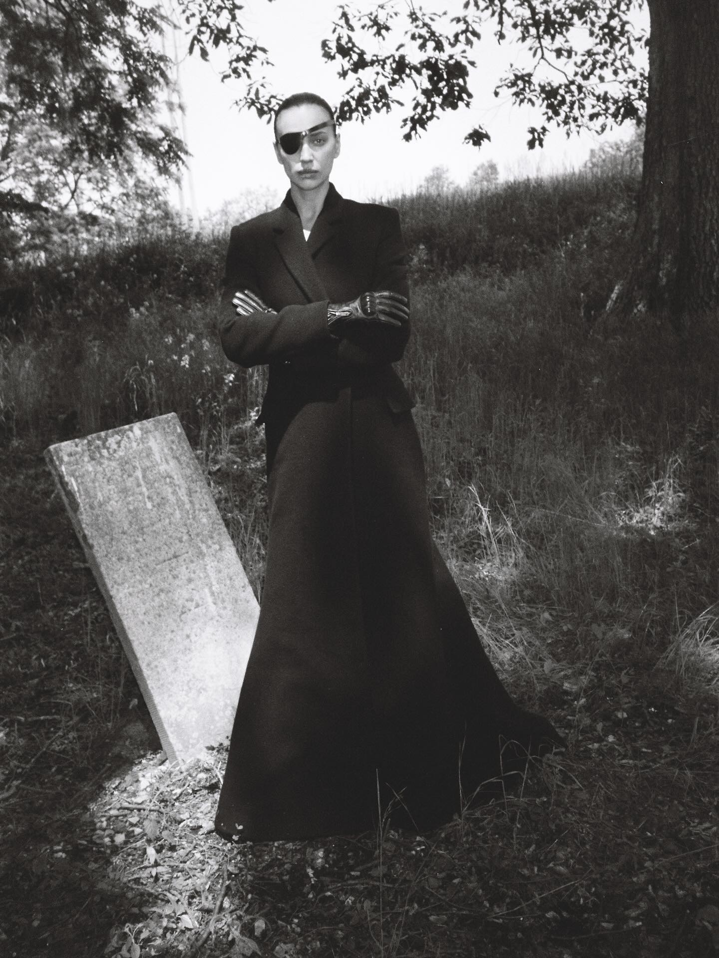 Ирина Шейк увлеклась мрачной эстетикой