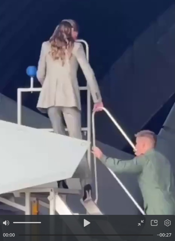 Поклонники уверены, что состояние Кейт Миддлтон ухудшилось Поклонники уверены, что состояние Кейт Миддлтон ухудшилось