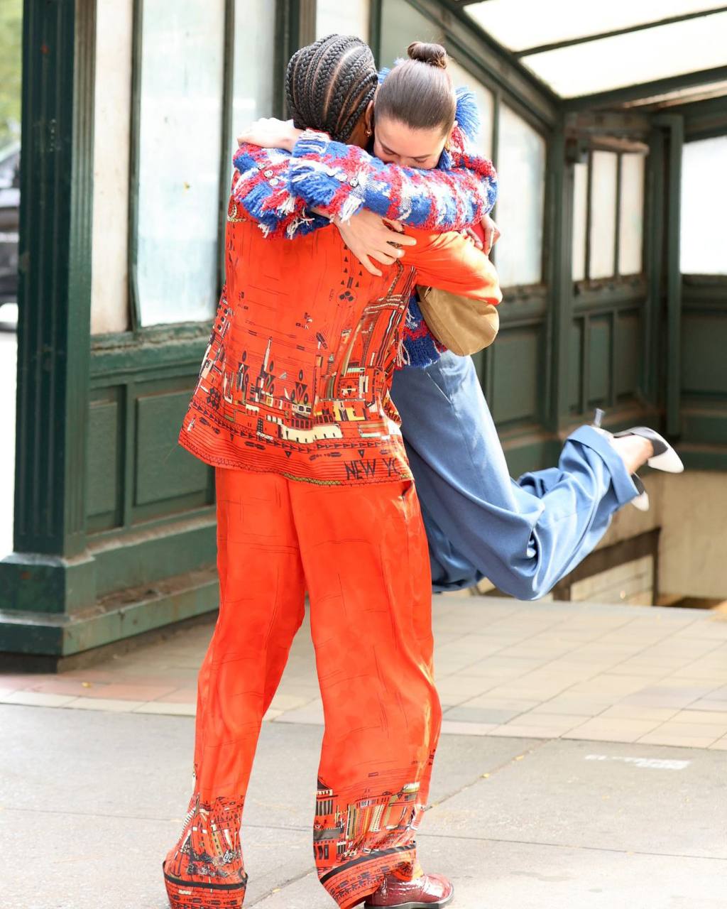 В Chanel решили пошутить над Рианной