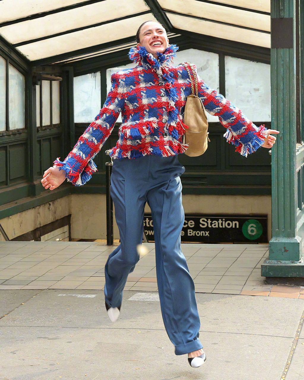 В Chanel решили пошутить над Рианной