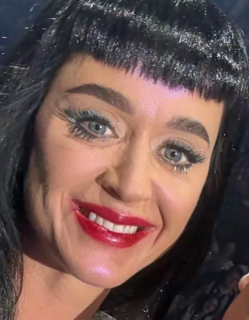 Психологические проблемы Кэти Перри продолжают давать о себе знать Психологические проблемы Кэти Перри продолжают давать о себе знать