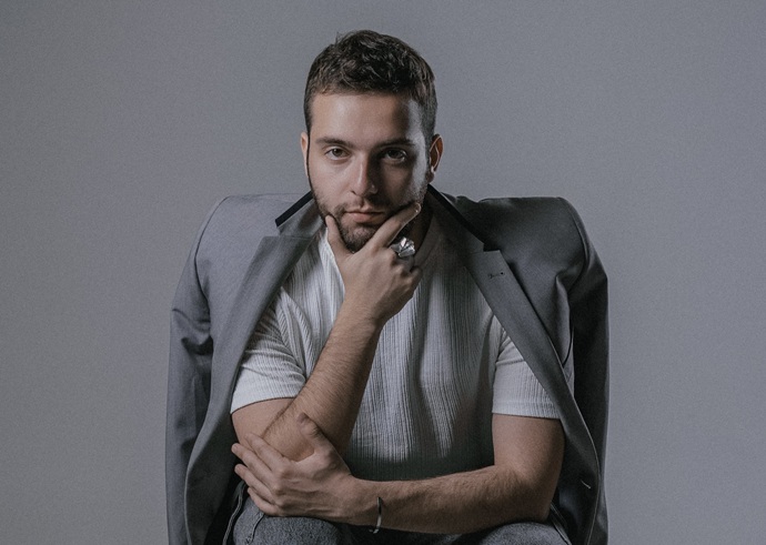 Баллада "Силуэт" Левана Пхаладзе, словно восходящая звезда, засияла в созвездии "ШОУАБХАЗИИ"