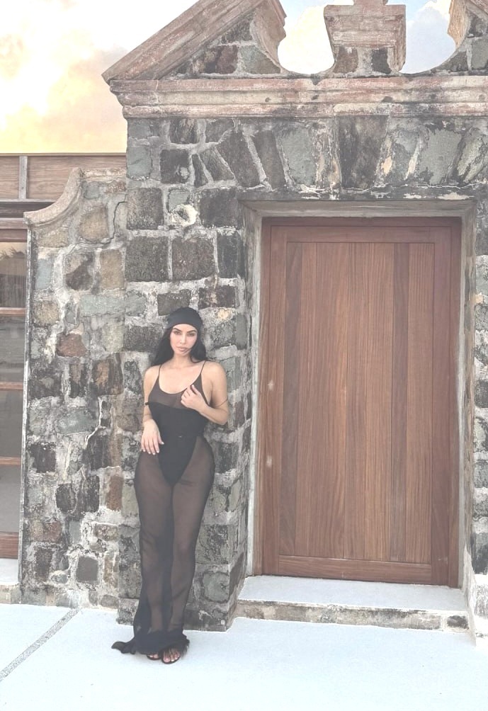 «Я всё еще не юрист, но с удовольствием играю стильного адвоката на экране»: Ким Кардашьян поделилась своими печалями и радостями «Я всё еще не юрист, но с удовольствием играю стильного адвоката на экране»: Ким Кардашьян поделилась своими печалями и радостями