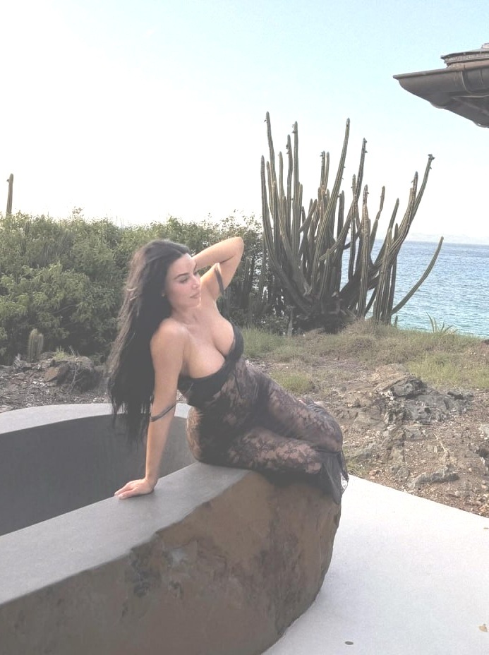 «Я всё еще не юрист, но с удовольствием играю стильного адвоката на экране»: Ким Кардашьян поделилась своими печалями и радостями «Я всё еще не юрист, но с удовольствием играю стильного адвоката на экране»: Ким Кардашьян поделилась своими печалями и радостями