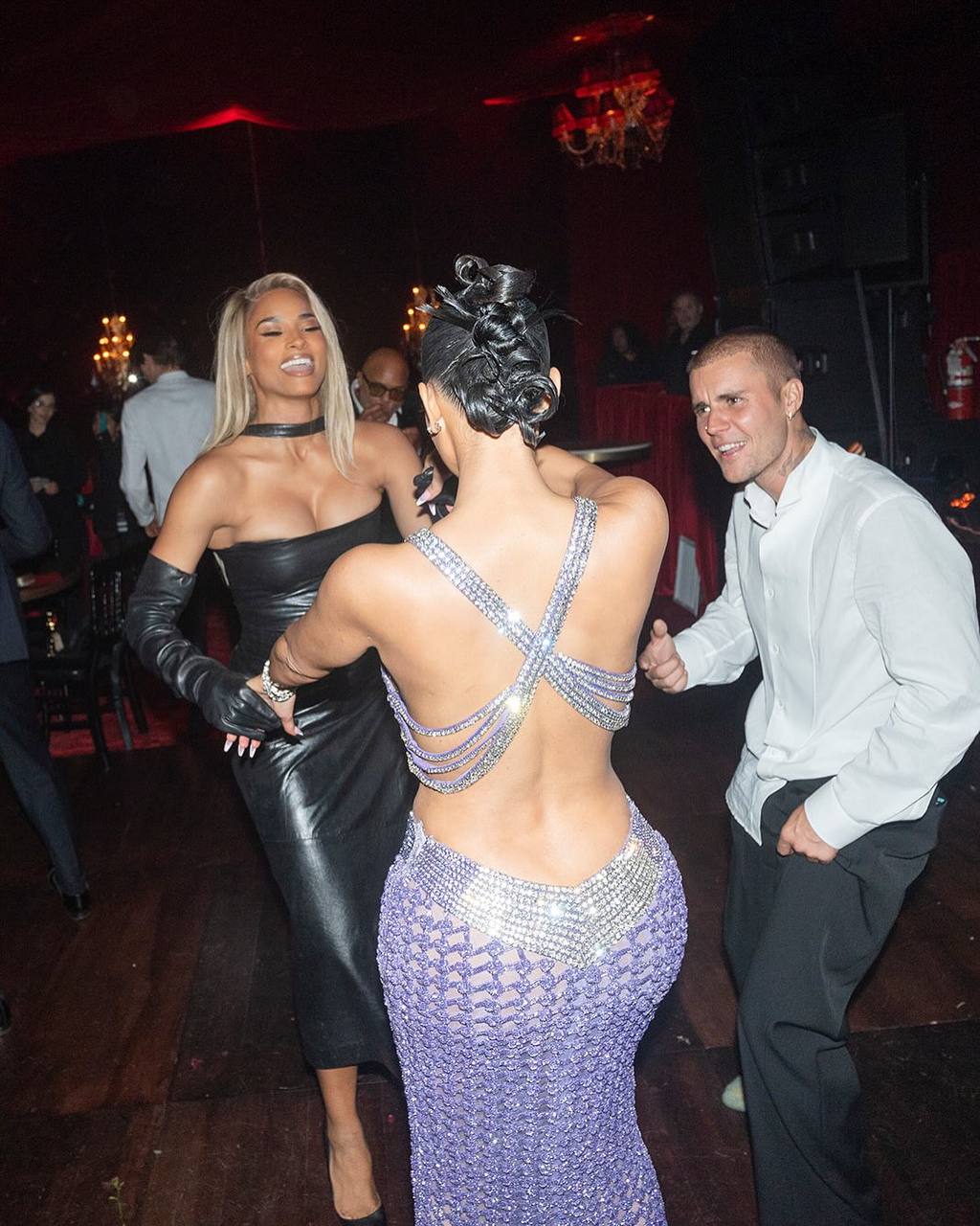  Крис Дженнер отпраздновала свой семидесятый год жизни с размахом, достойным королевы гламура