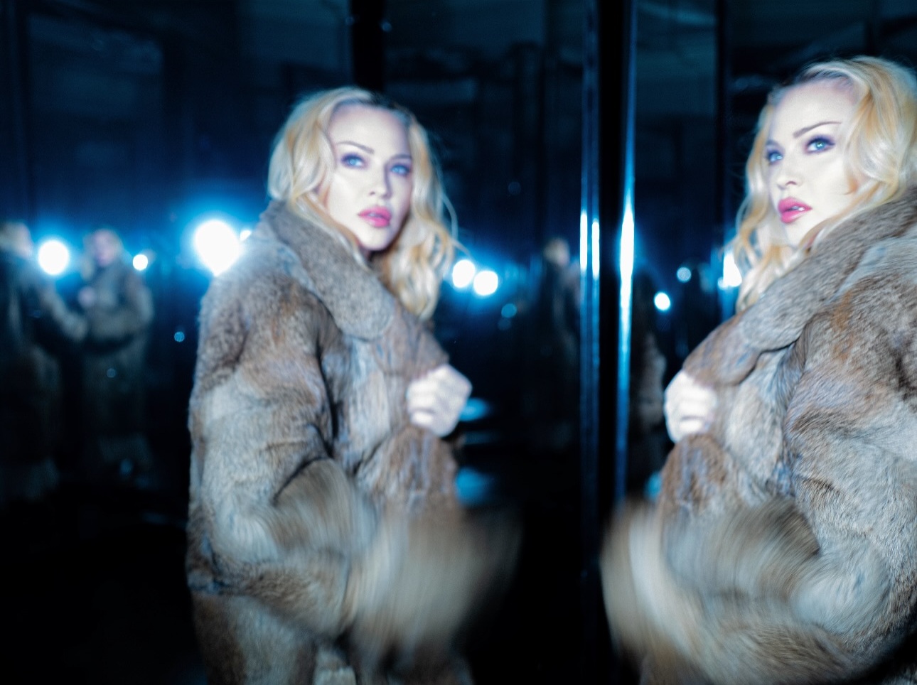 После предложения руки и сердца, Мадонна примерила «подвенечное» платье